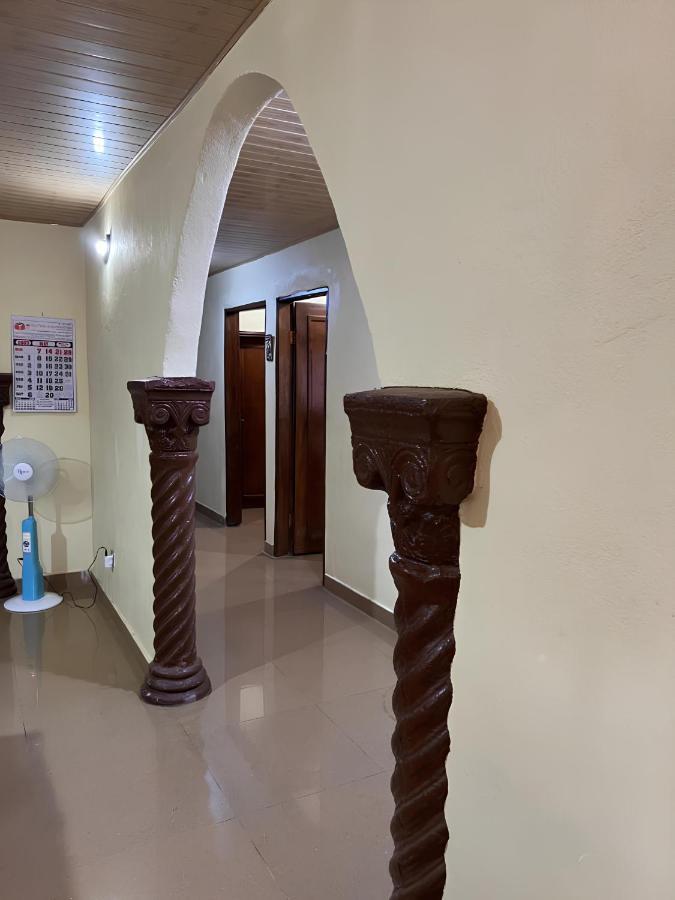 Yogi Home Stay Near Freetown Airport Экстерьер фото